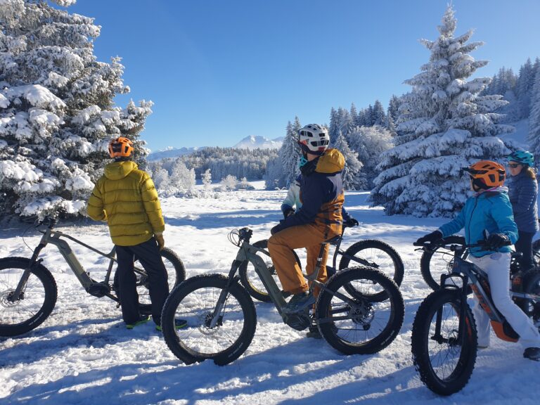 Fatbike en savoie lors d'une randonnée guidée