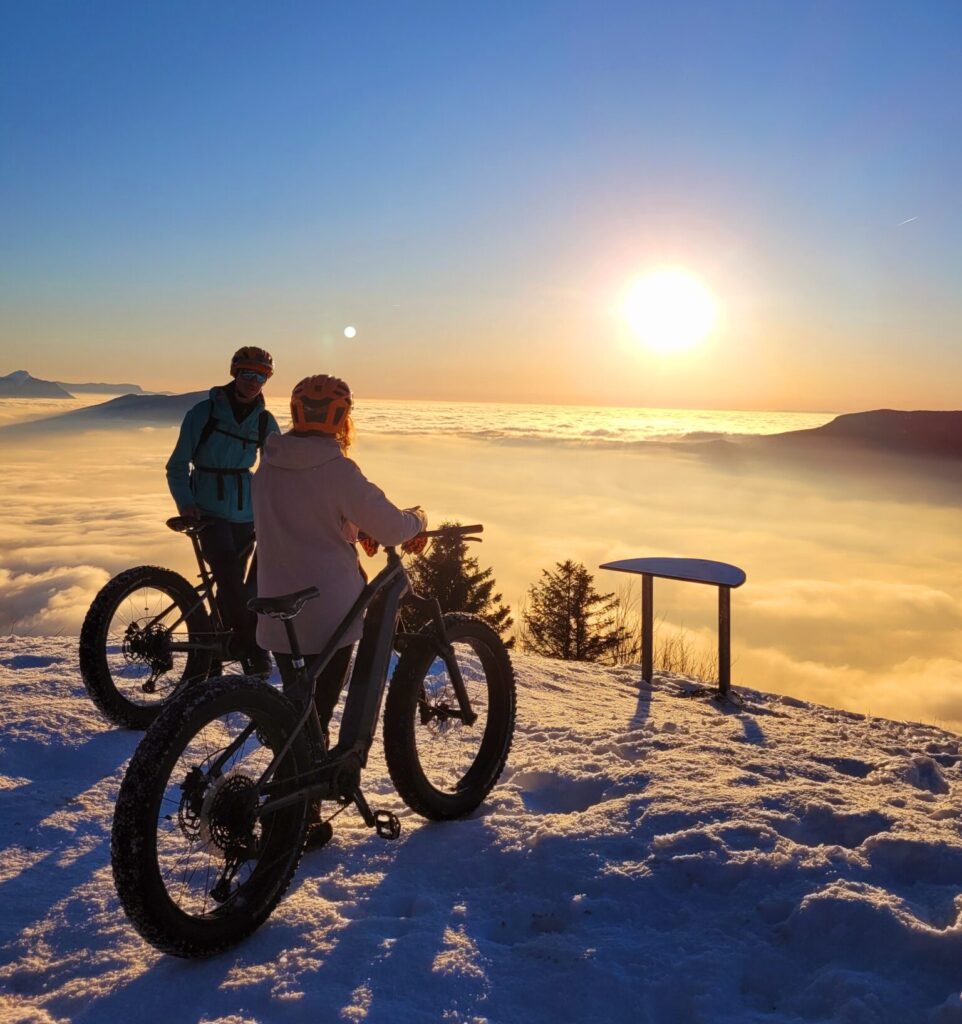 vélo et raclette au coucher du soleil