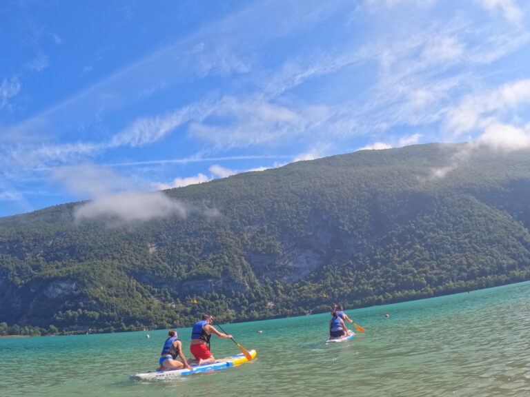 Animation Paddle lors d'un Team Building sur le lac d'AIguebelette