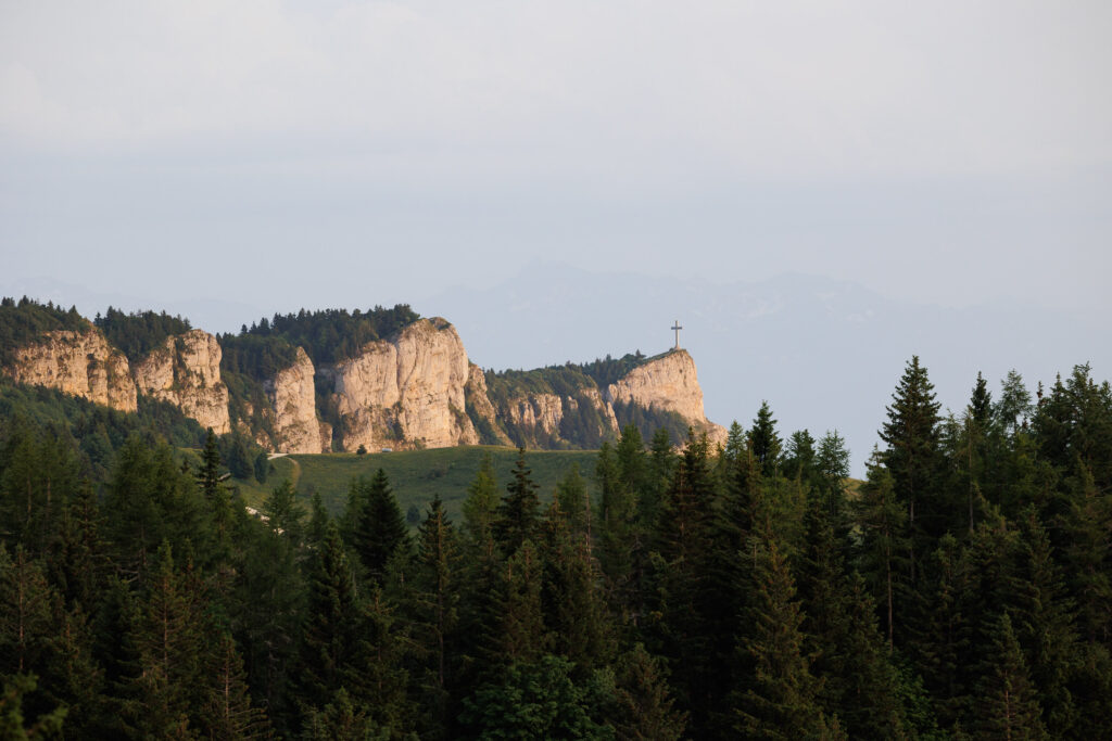 Team building à Chambery avec l'emblématique Croix du Nivolet